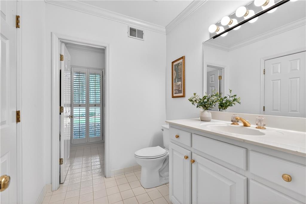 464 Manor Oak Lane SE