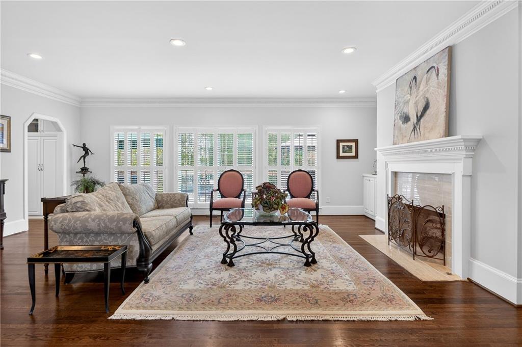 464 Manor Oak Lane SE