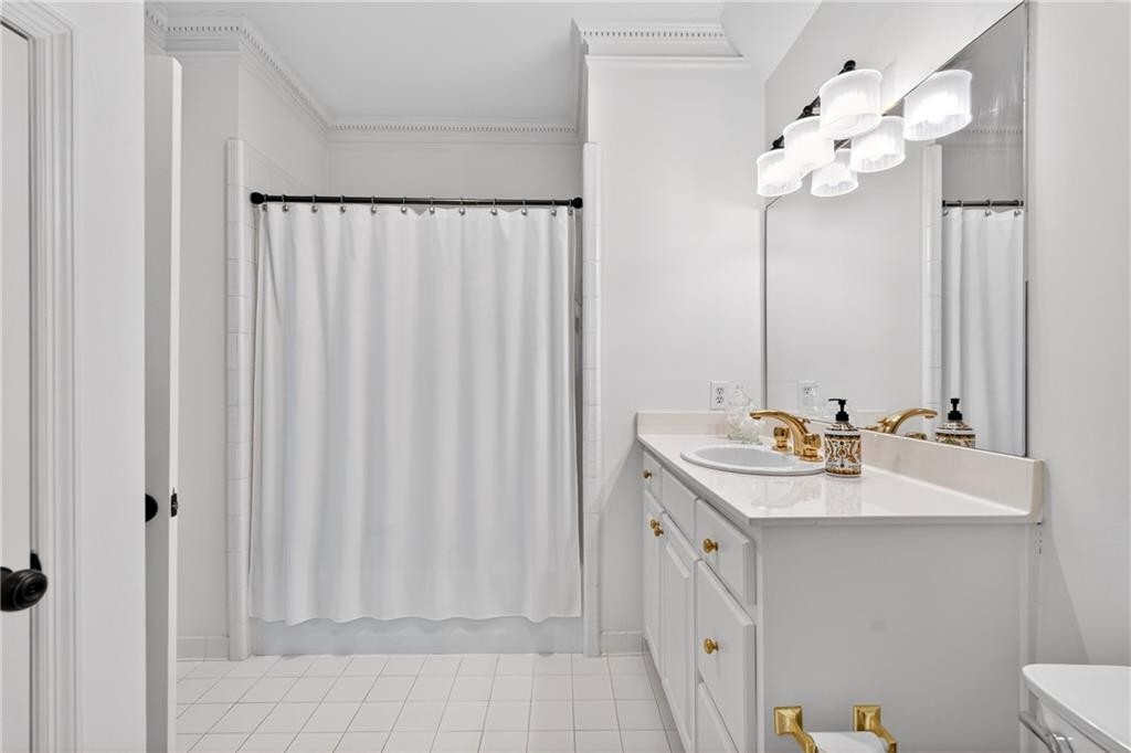 464 Manor Oak Lane SE