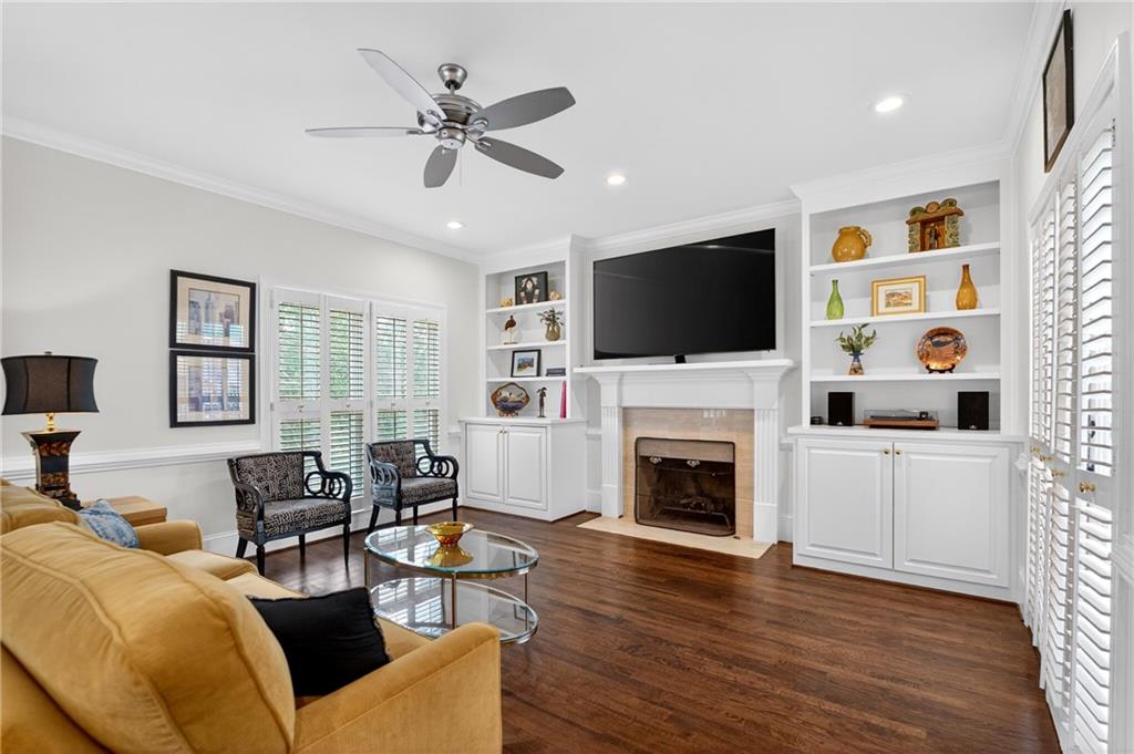 464 Manor Oak Lane SE