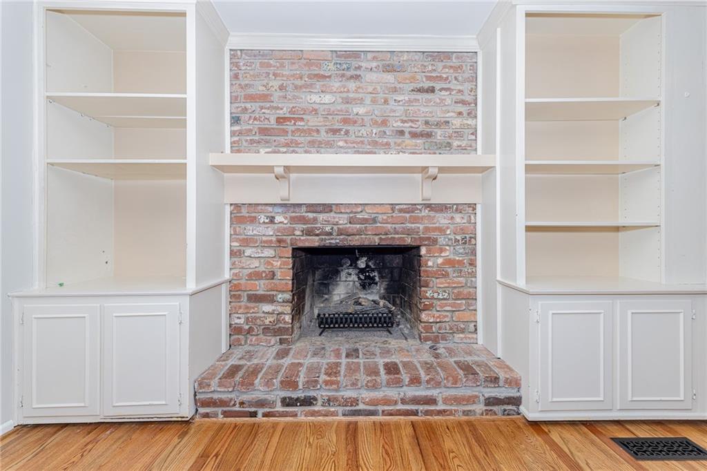 5184 Deering Trail