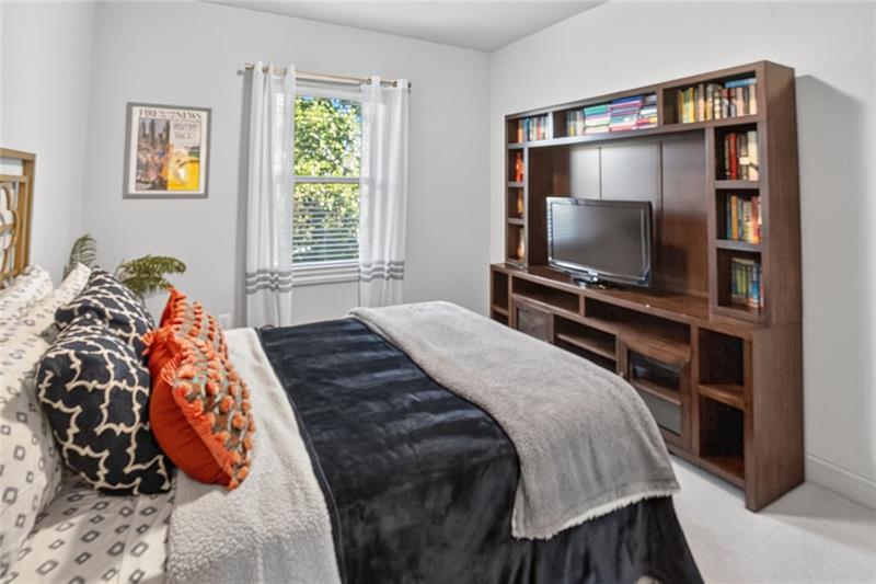 1956 Skyfall Circle NE