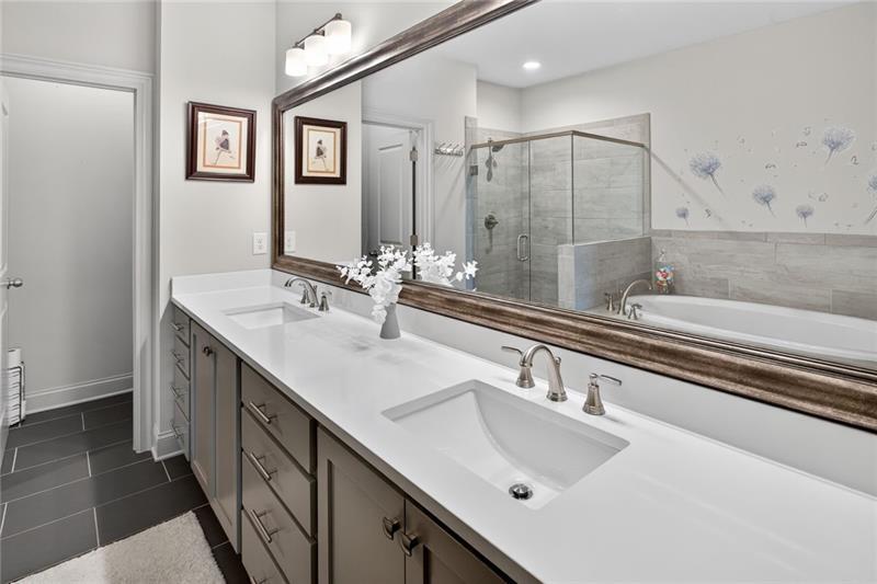 1956 Skyfall Circle NE