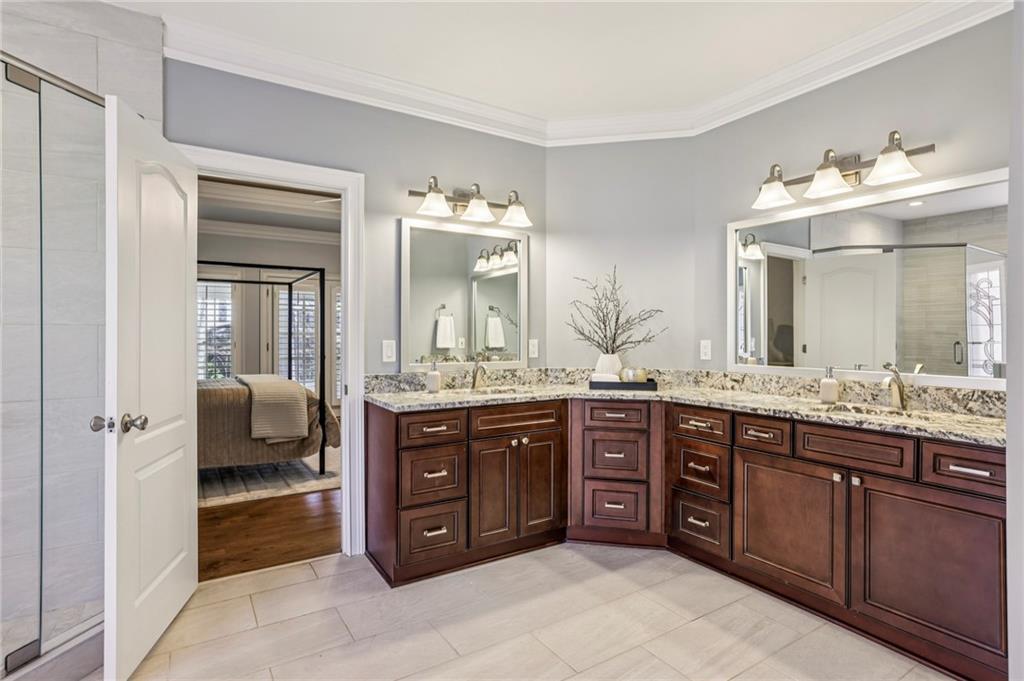 12215 Winding Oak Trail