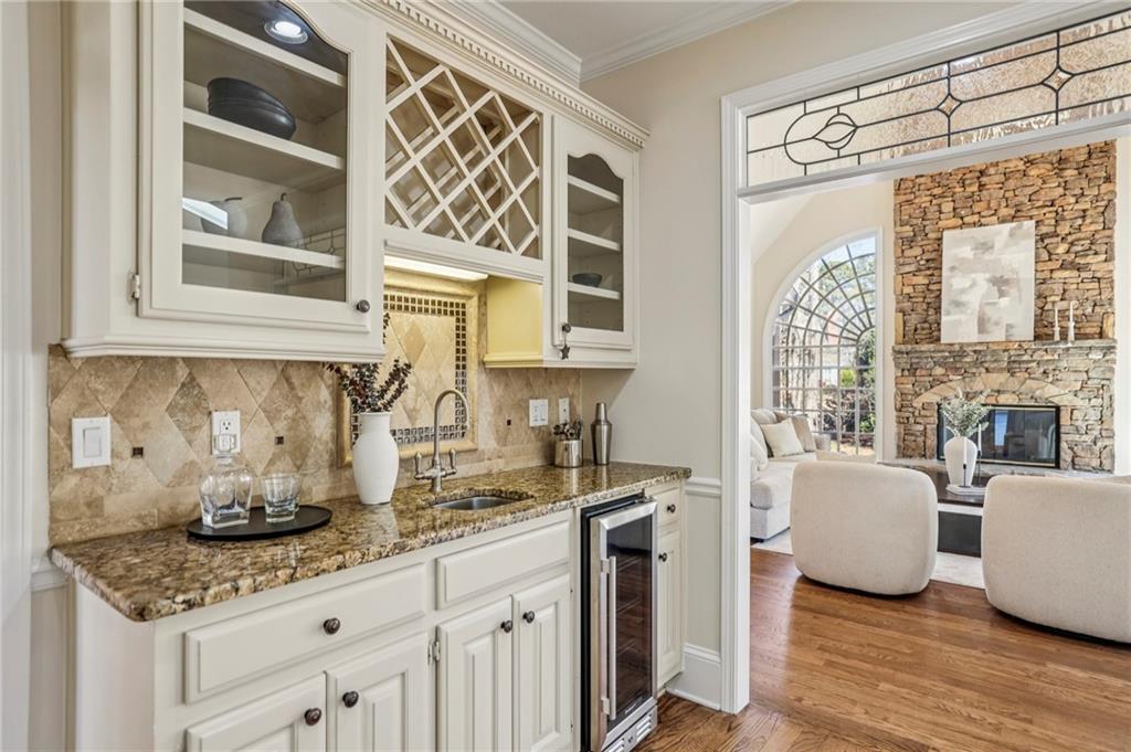 12215 Winding Oak Trail