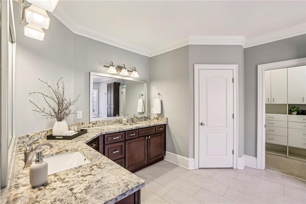 12215 Winding Oak Trail