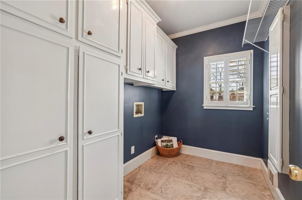 12215 Winding Oak Trail