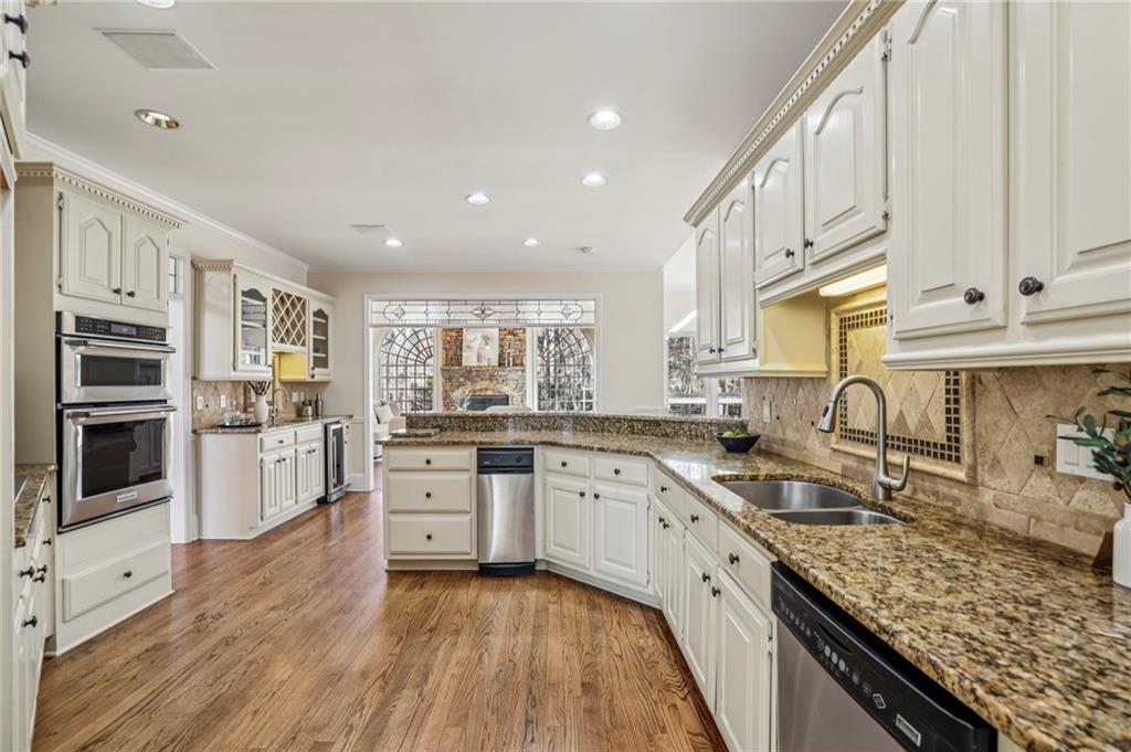 12215 Winding Oak Trail