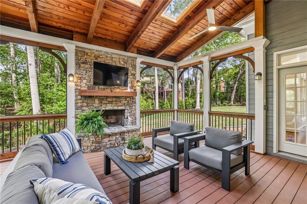 12090 Meadows Lane