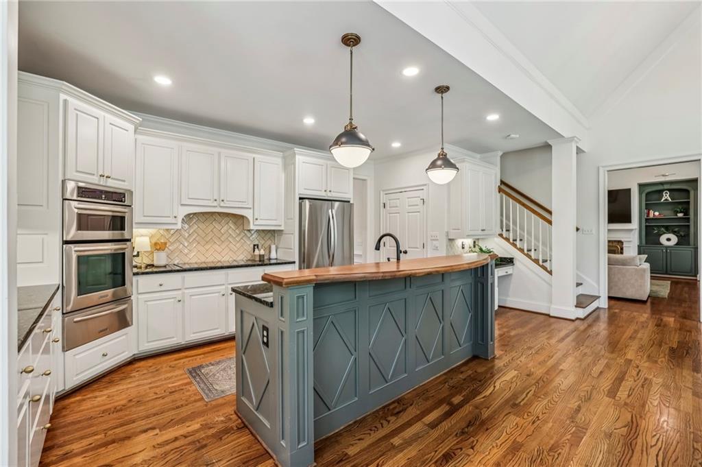 12090 Meadows Lane