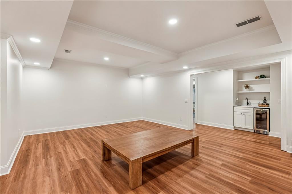 12090 Meadows Lane