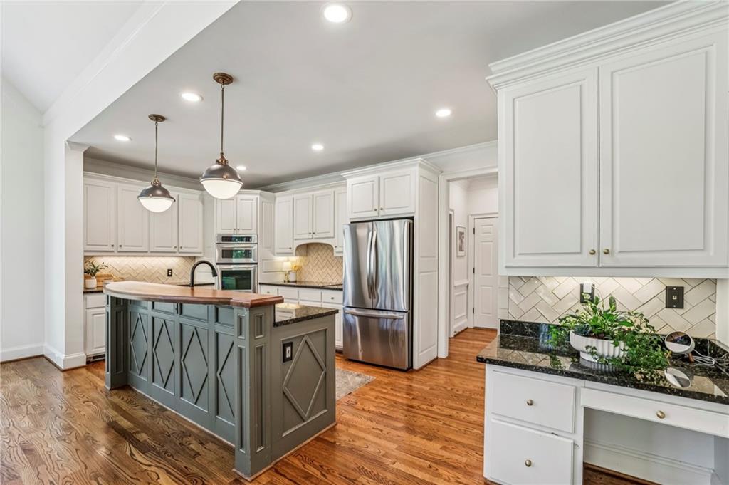 12090 Meadows Lane