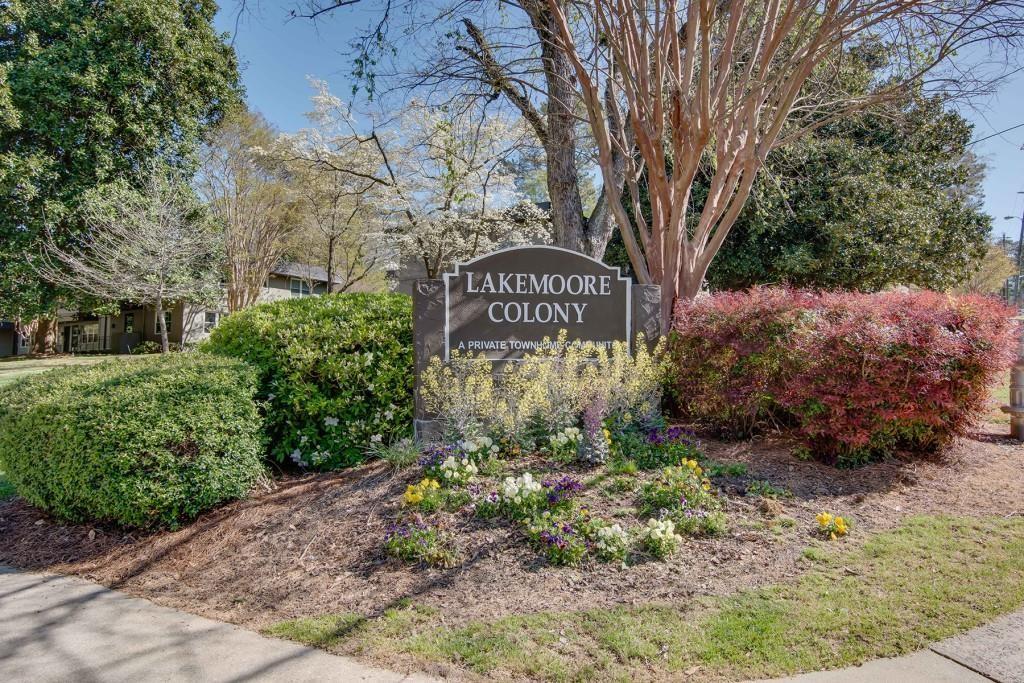270 Lakemoore Drive NE Unit A