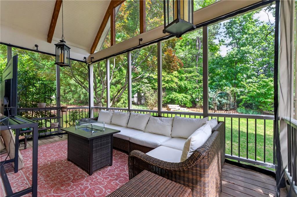 2612 Canopy Lane