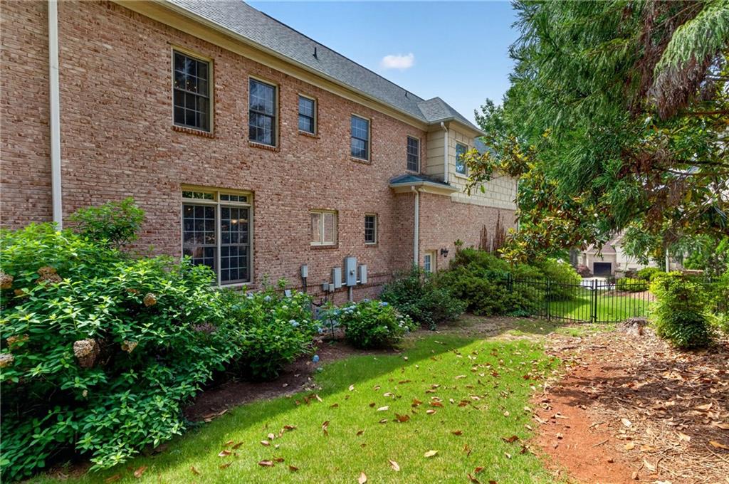 2612 Canopy Lane