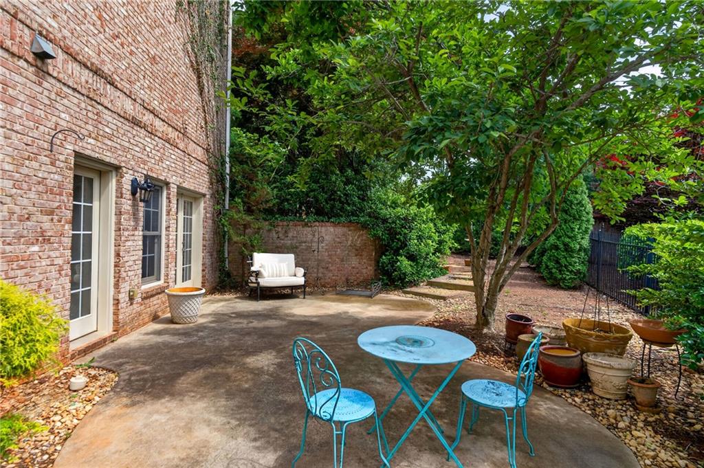 2612 Canopy Lane