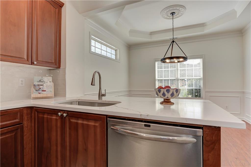 232 Glens Loop
