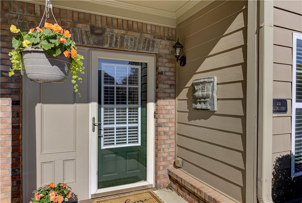 232 Glens Loop