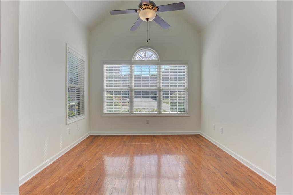 232 Glens Loop