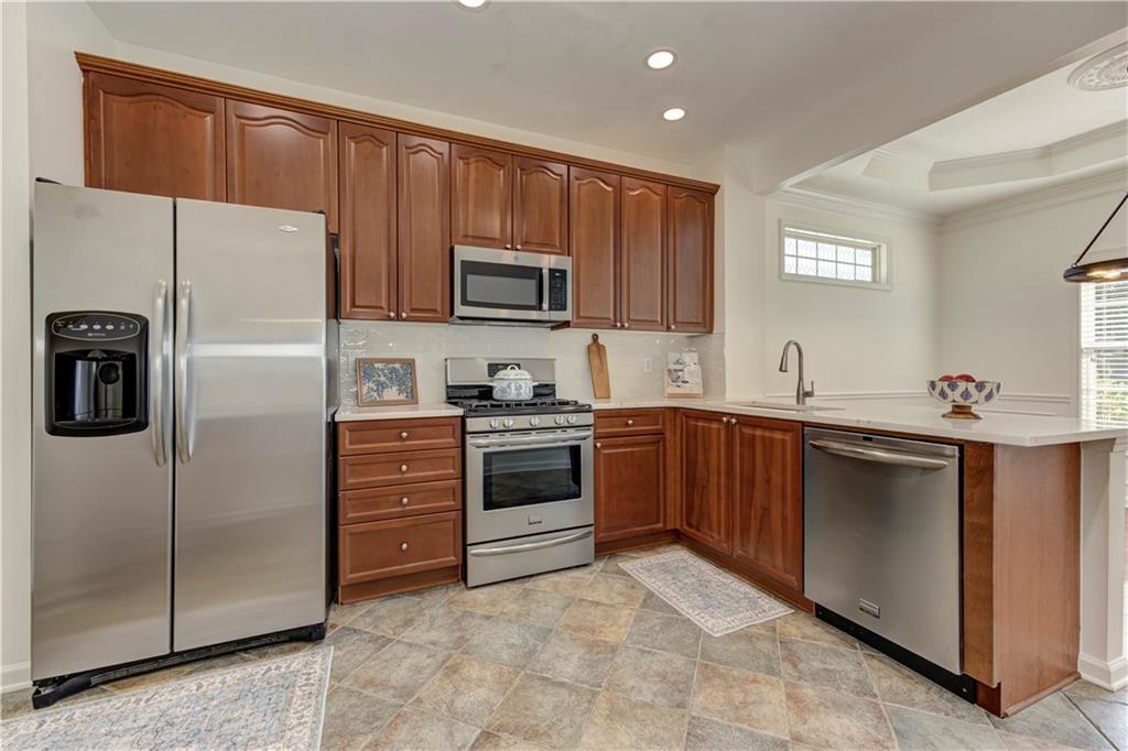 232 Glens Loop