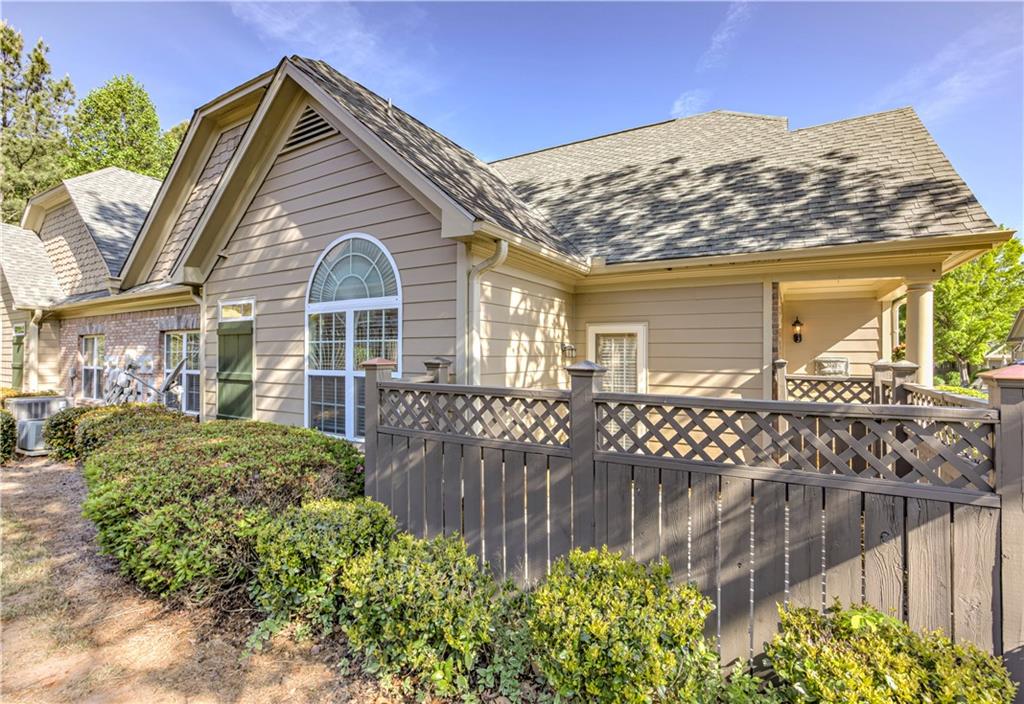 232 Glens Loop
