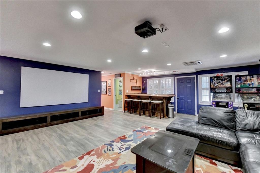 10100 Twingate Drive