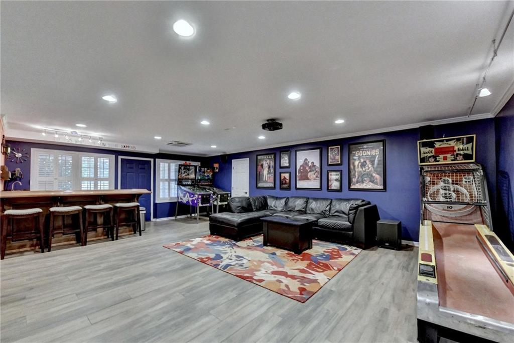 10100 Twingate Drive