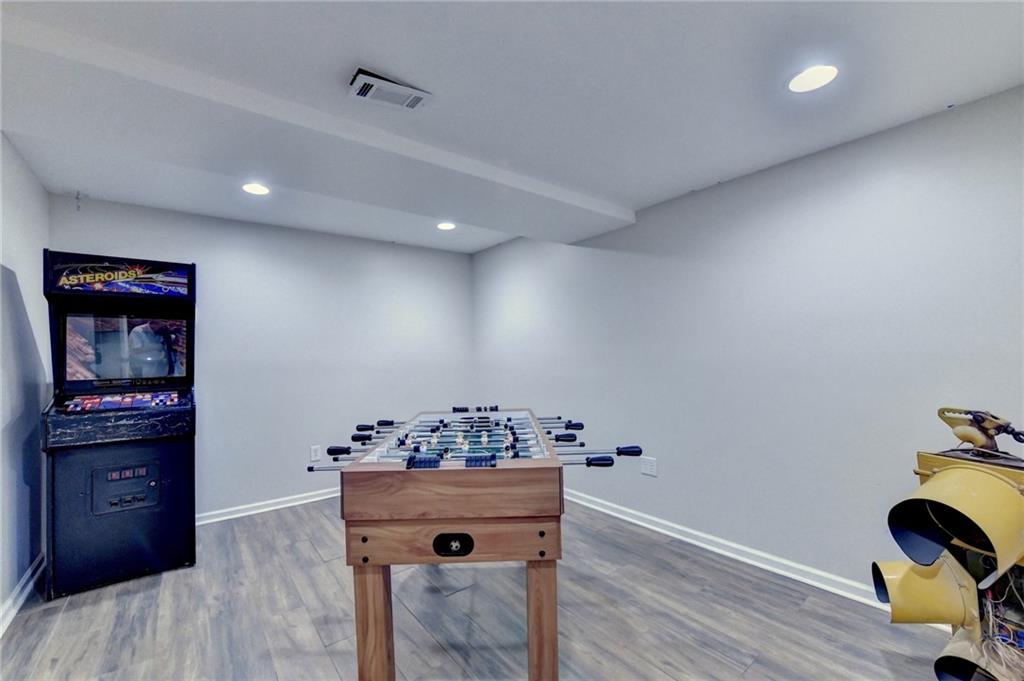 10100 Twingate Drive