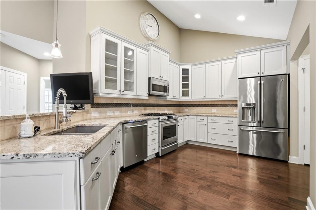 6144 Brookhaven Circle