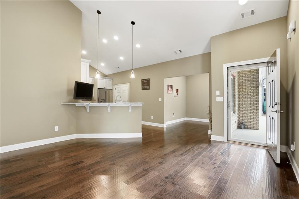 6144 Brookhaven Circle