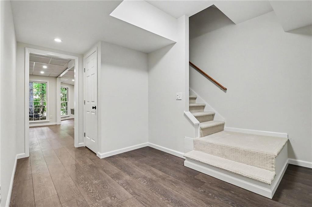 350 Creekview Terrace