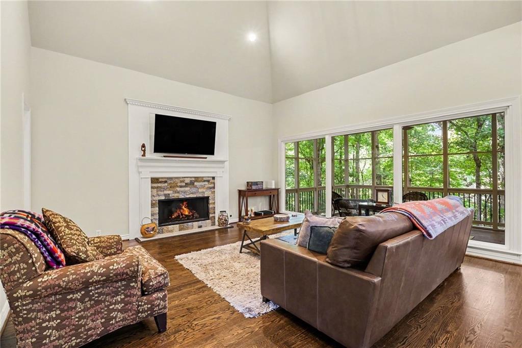 350 Creekview Terrace