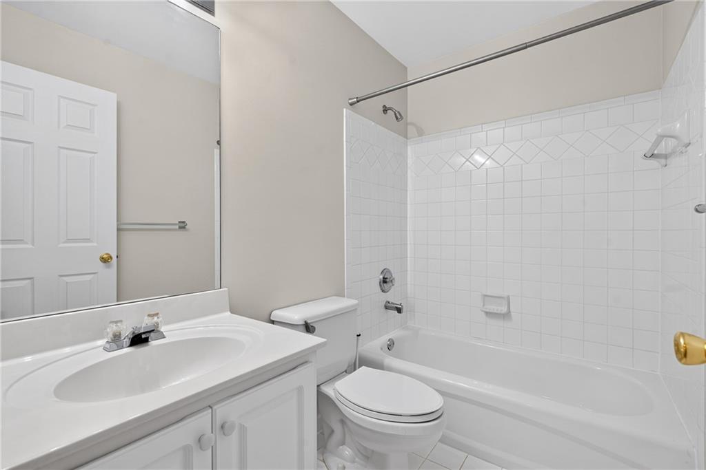 2311 Ravinia Court NE