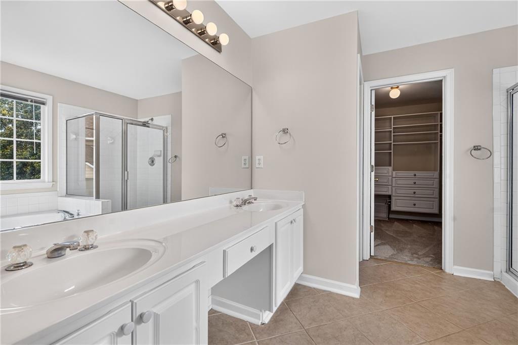 2311 Ravinia Court NE