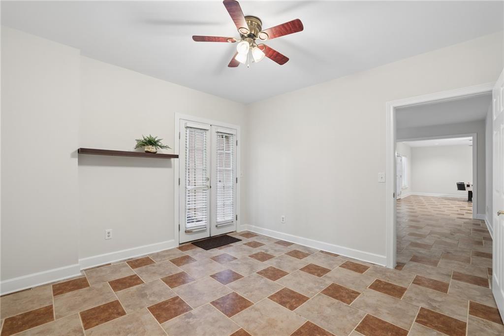 12135 Helleri Hollow