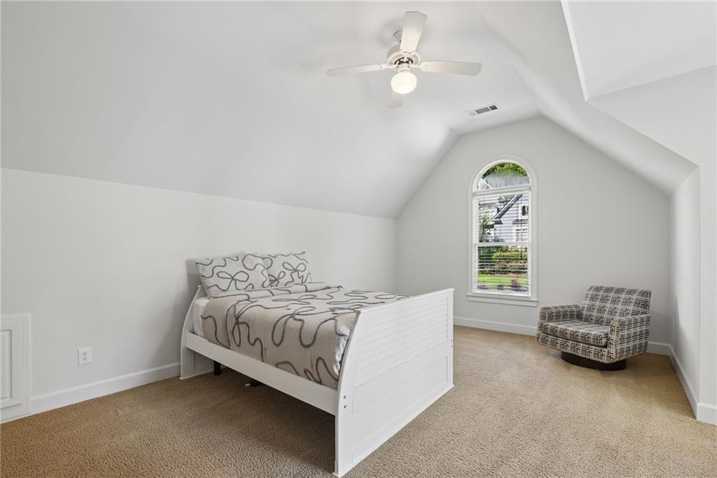 12135 Helleri Hollow