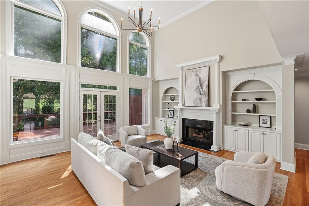 12135 Helleri Hollow