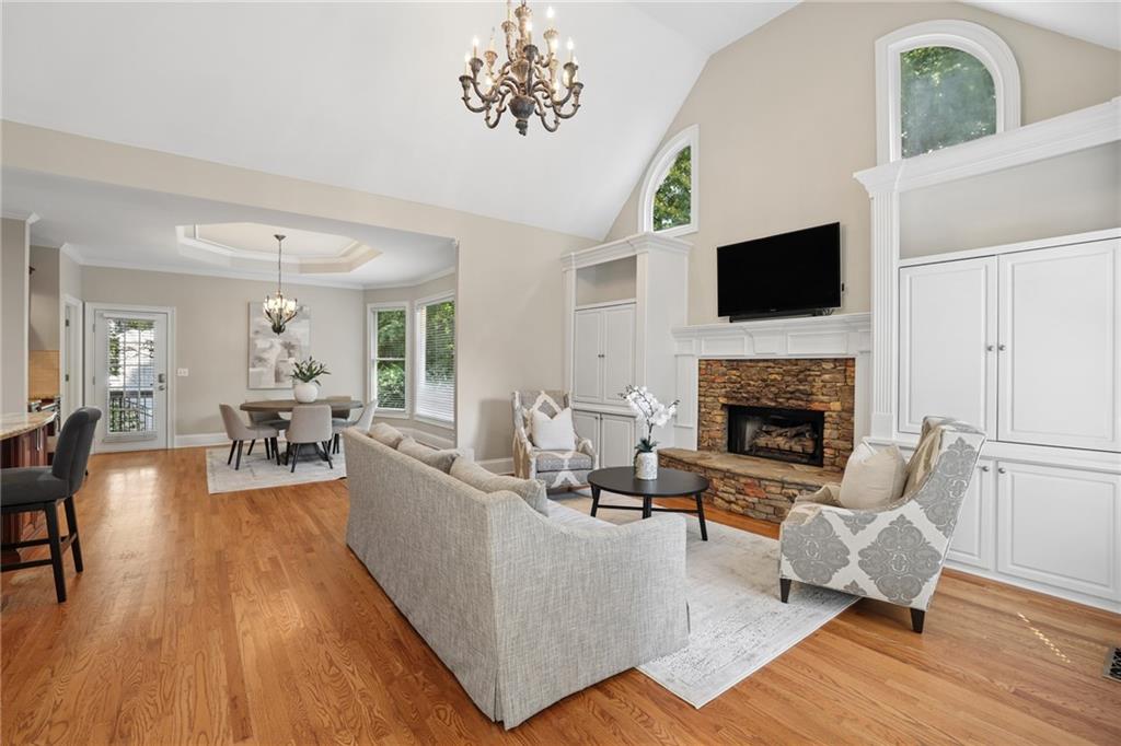 12135 Helleri Hollow
