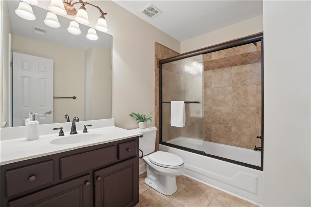 12135 Helleri Hollow