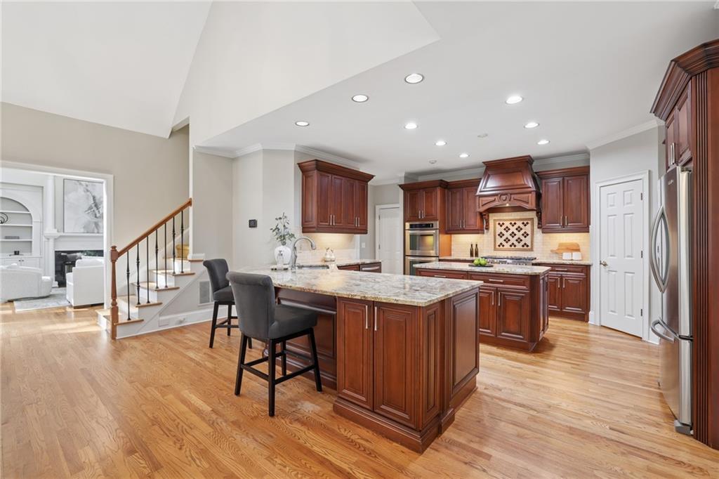 12135 Helleri Hollow