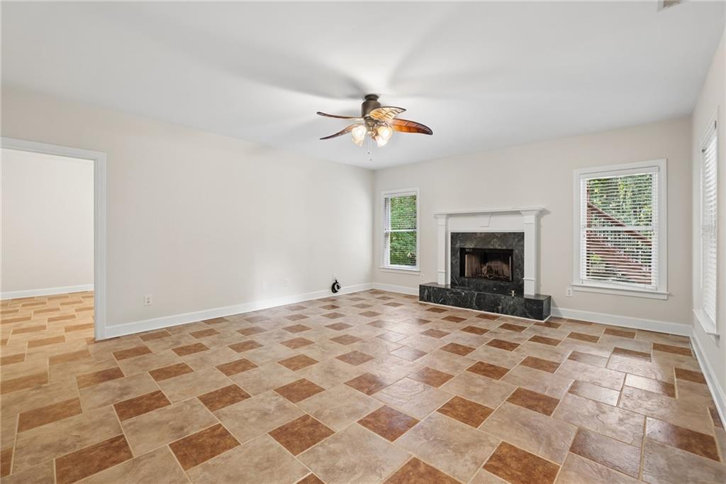 12135 Helleri Hollow