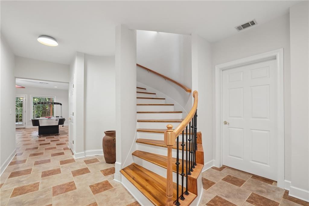 12135 Helleri Hollow