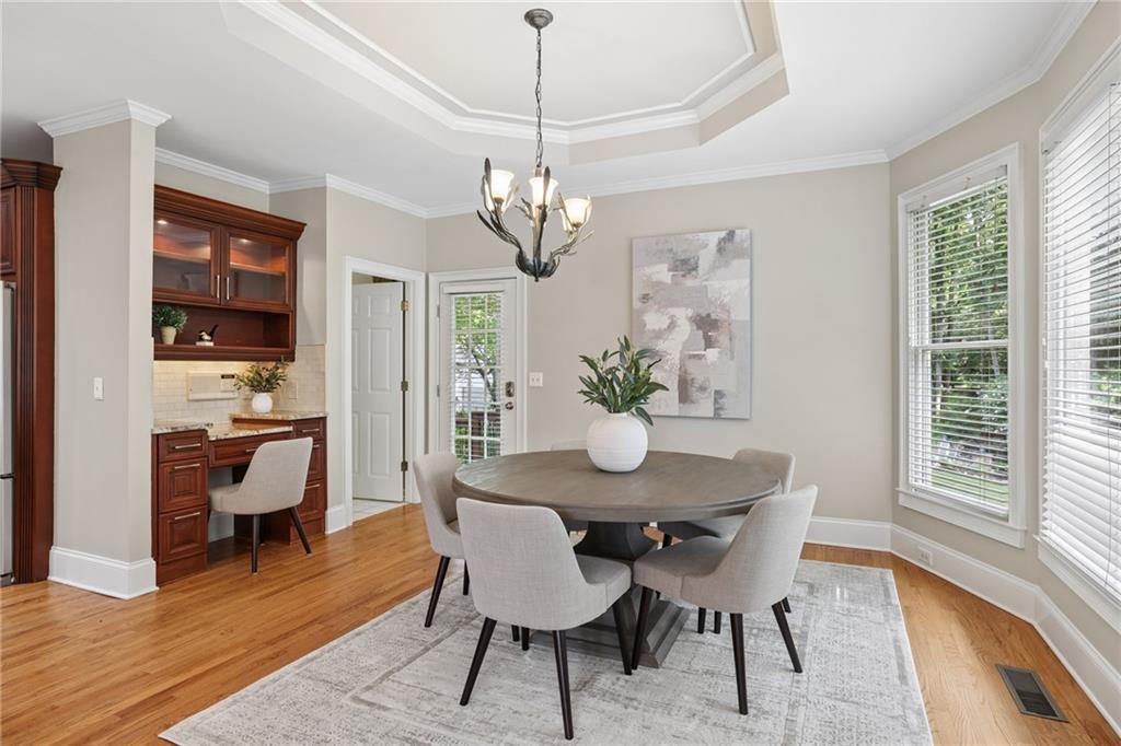 12135 Helleri Hollow
