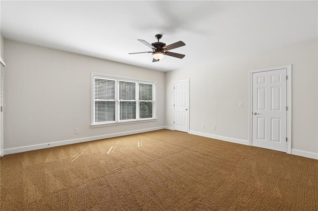12135 Helleri Hollow