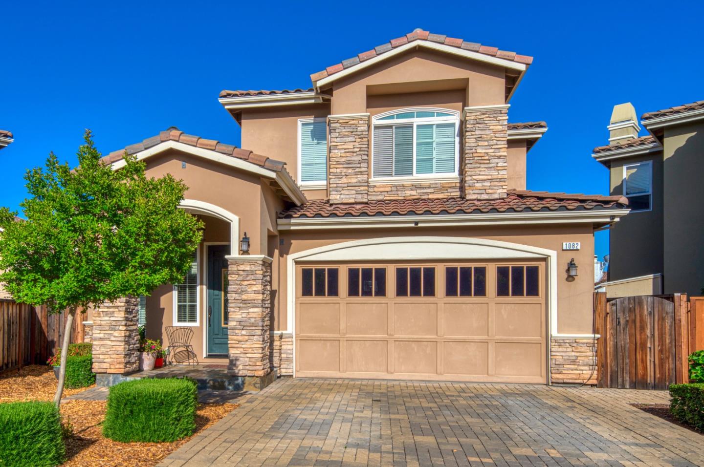 1082 Valentine Court