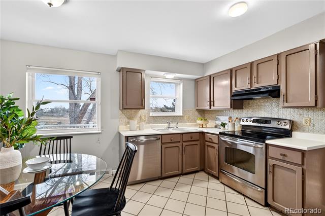 16221 W 56th Place