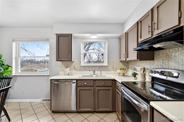 16221 W 56th Place