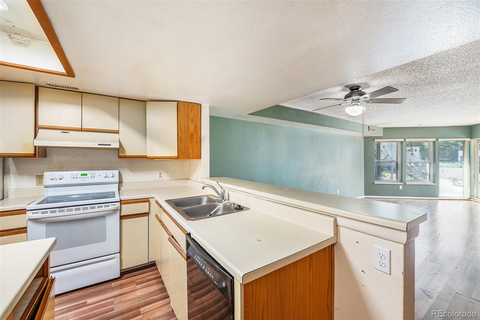 1226 S Monaco Parkway Unit: 103