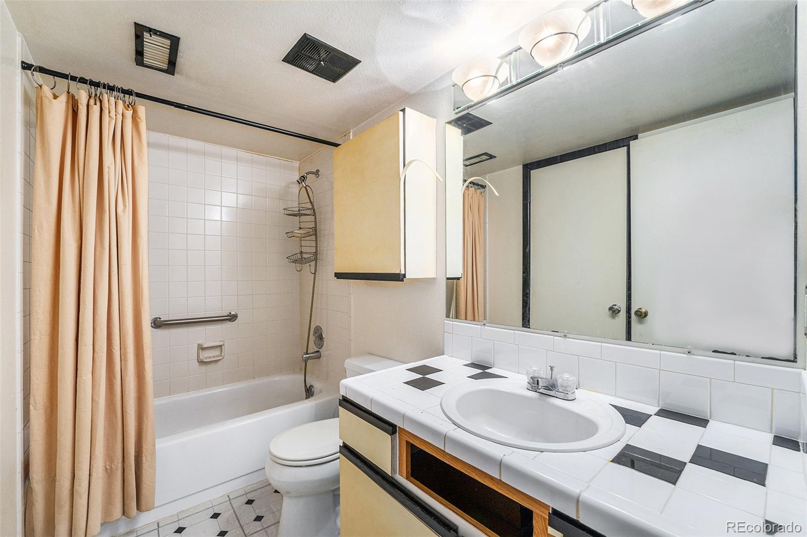 1226 S Monaco Parkway Unit: 103