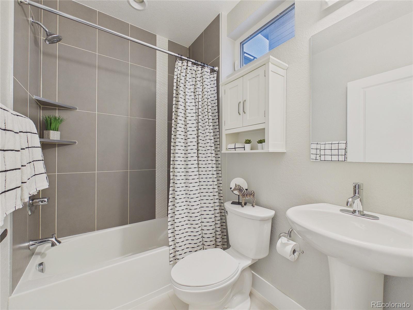 2815 W 25th Avenue Unit: 2